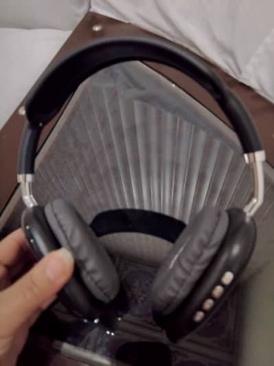 Brand New Headphones (wireless)