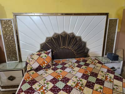 80000 bed with side table and mattress almirah and mirror big size