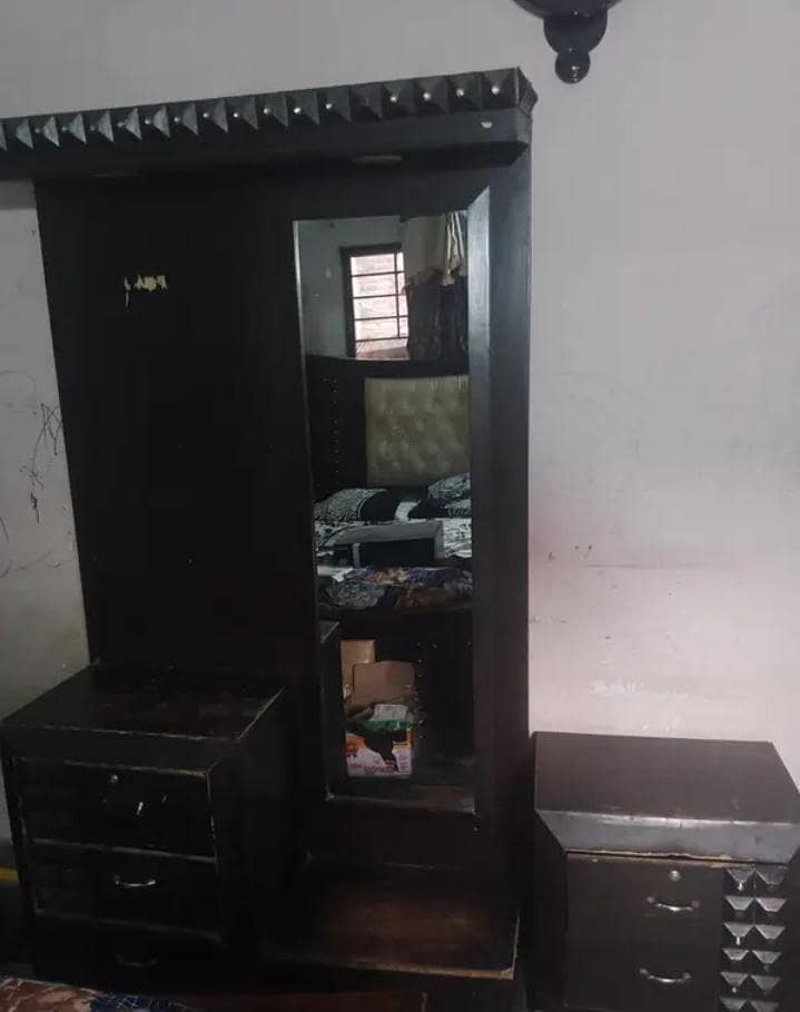 Dressing Table with Two Side Table 2