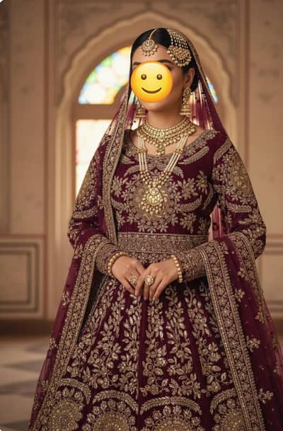 I selling wedding dress it's all New