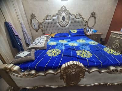 King bed set for Sale in very reasonable price and good quality