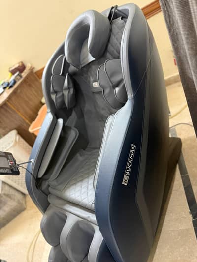 Brand: JC Buckman (Authentic branding visible on the chair)