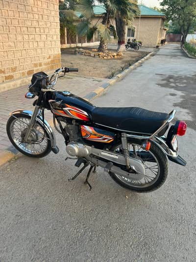 honda-125 2022 model. Loc COD, rashid minhas road karachi.