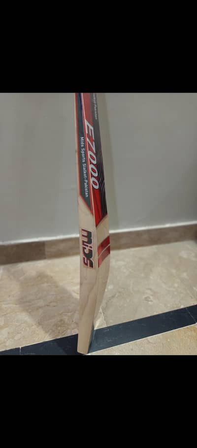 Hardball Professional Cricket Bat Mics e7000