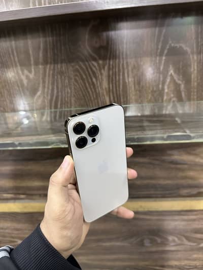 IPHONE 13 pro max 256 gb  10/10 brand new