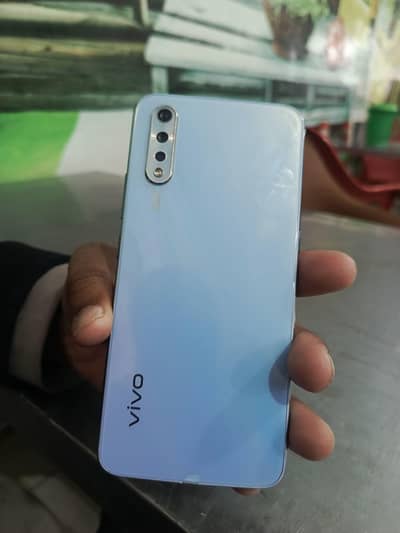 Vivo S1