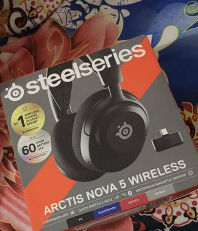 Steel Series Arctis Nova 5
