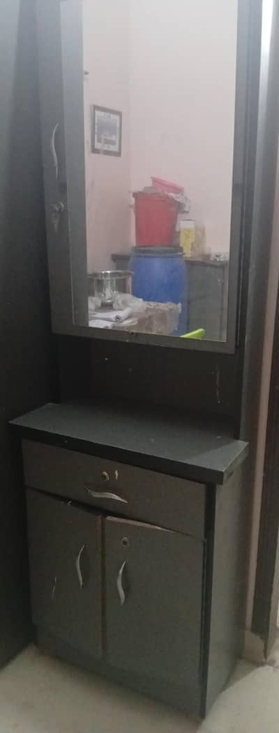 dressing table