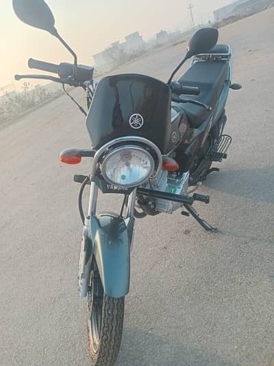 Yamaha 125 z dx like brand new