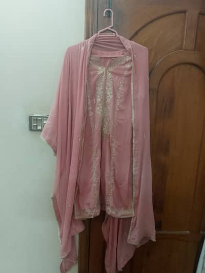Selling a beautiful pink formal 3-piece suit