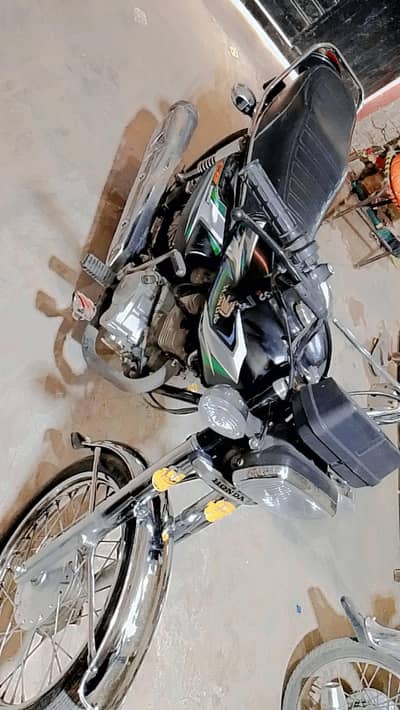 honda 125 sell contact no 03142803561