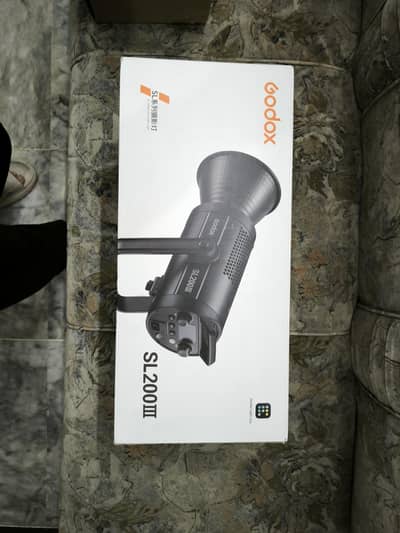 Godox sl200 iii almost brand new