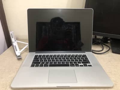 Macbook pro 2015 15 Inch with retina display Corei7