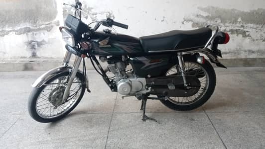 Lush 2023 CG125 Black