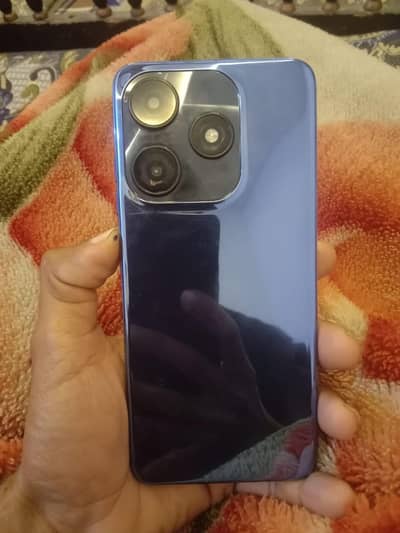 tecno spark 10c 4/128 sirf mobil fone hai finger khrab hai