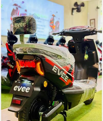 Evee scooty