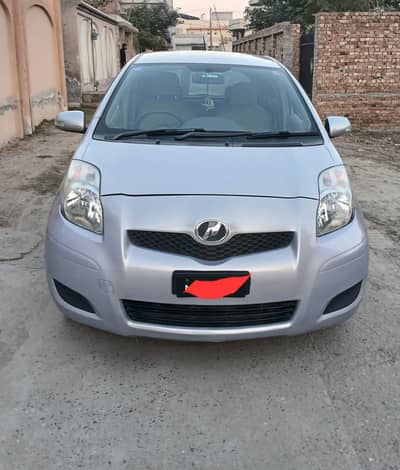 Toyota vitz 2009/2013 full option car.