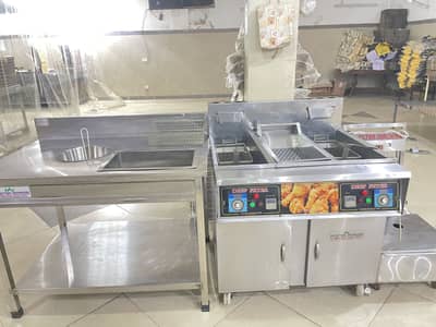 Double fryer oil filter machine bedding table