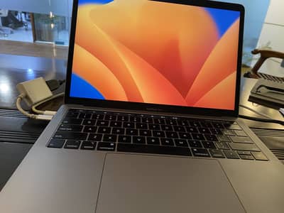Apple macbook Pro 13 inch 2018