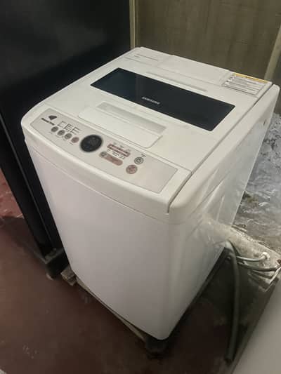 10/10 condition fully automatic washing machine for sale