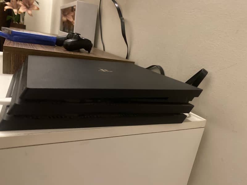 PS 4 Pro 1