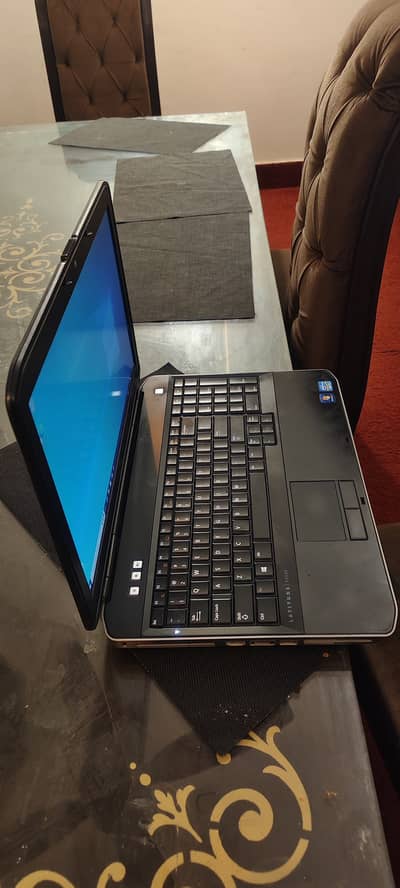 Dell Latitude E5530 i3-2330M CPU @2.20 GHz RAM  4GB ROM. . 128GB SSD