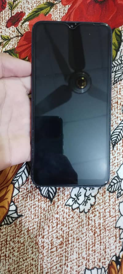 Samsung galaxy A10 ,2 GB ram 32 GB memory
