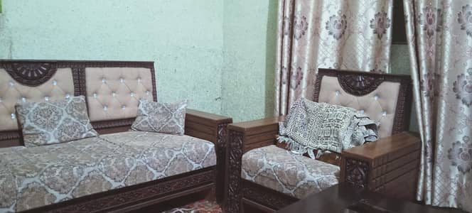 5 seteer sofa set urgent sale