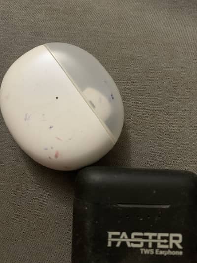 AirPods just in 1500/-