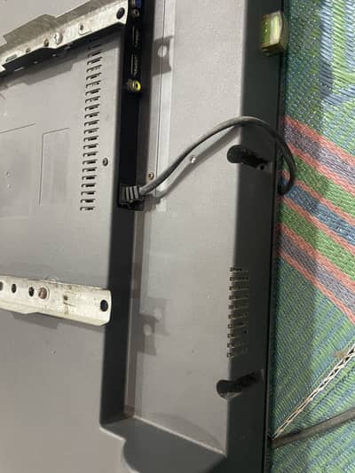 43inch led lush condition only call 03170588984