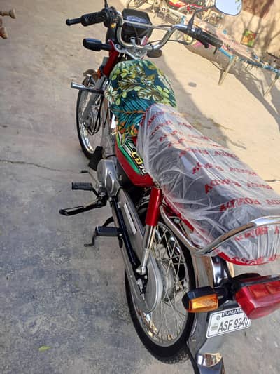 urgent sale honda 70