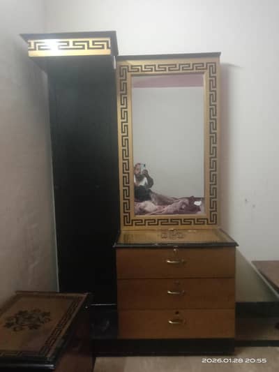 dressing table