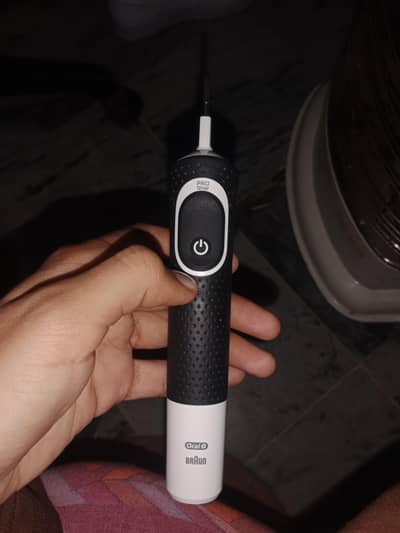 Oral B Braun Electric ToothBrush