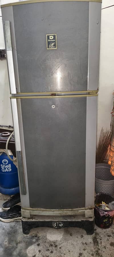 Dawlance fridge Medium size