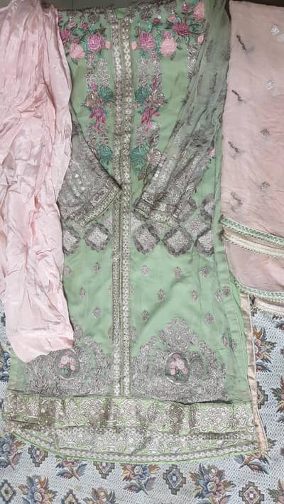  Beautiful Light Green Embroidered Suit with Dupatta – Like New 