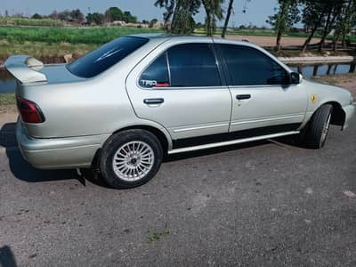 Nissan Sunny 2000 Automatic