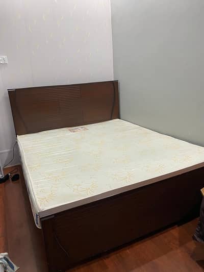 Modern QueenSized Bed + Diamond Mattress (Slightly negotiateable)