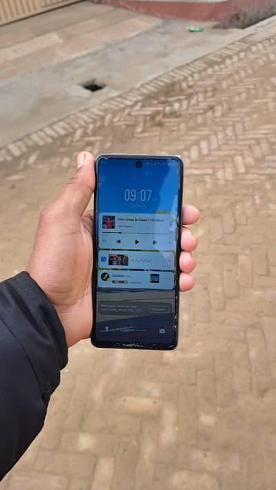 16gb RAM 256 gb room all ok daba charger sat 03207503687  call me 