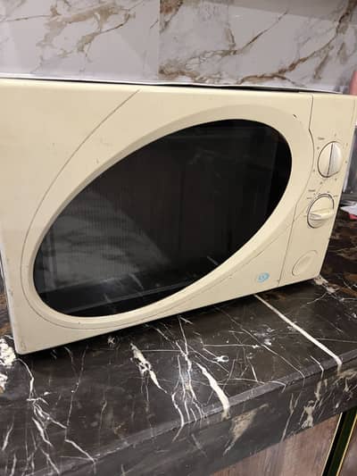 Dura brand small microwave oven