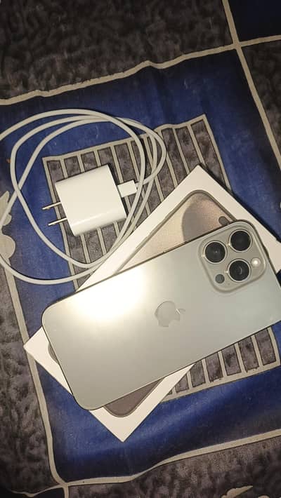 IPhone 15 Pro Max (box+Charger) jv 256gb