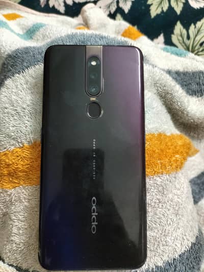 Oppo F11 pro with box