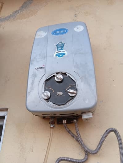 Canon LPG gyser 8 litter per min (2 available)