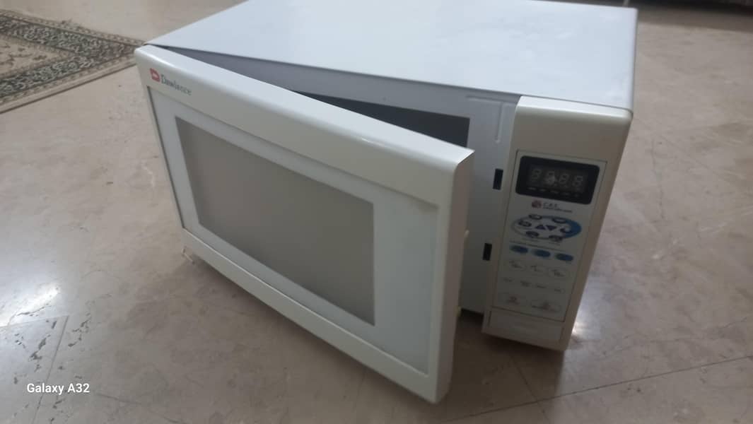 Dawlance Microwave , Nice Condition 0