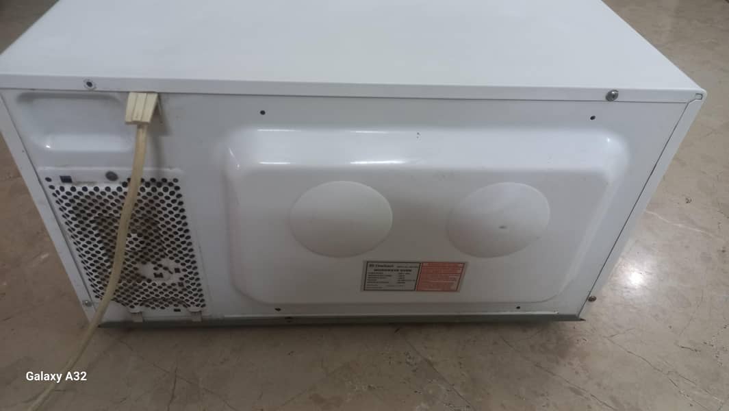 Dawlance Microwave , Nice Condition 4