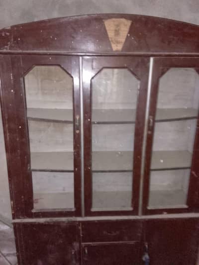 showcase second hand hay 3 portion