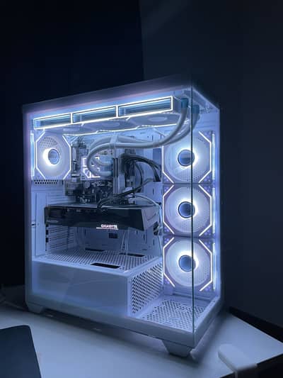 Sonic EL2 White Gaming Case with 4 argb Lian Li type Infinity Fans