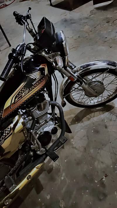 Honda cg 125 gold edition black