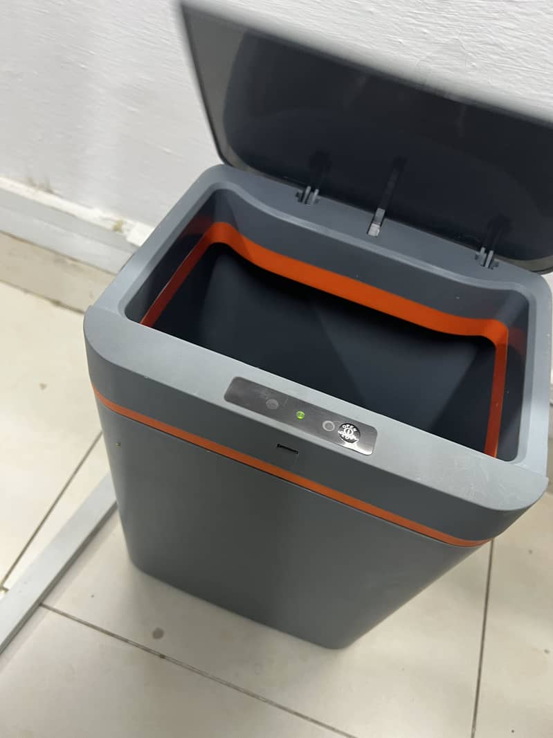 Automatic Sensor Dustbin 1