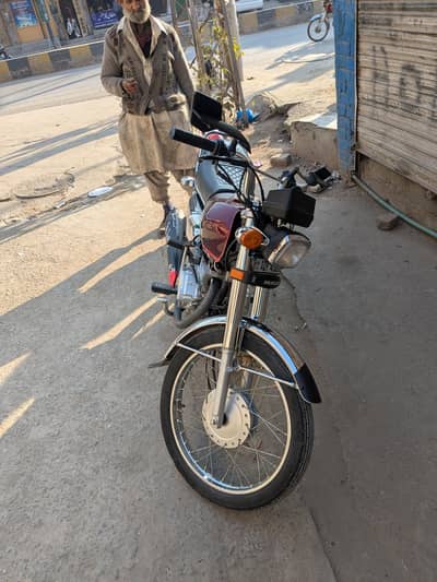 honda 125s self start 2023 model red color (0303). 9551729. )