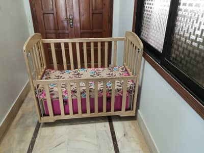 BABY WOODEN KOT
